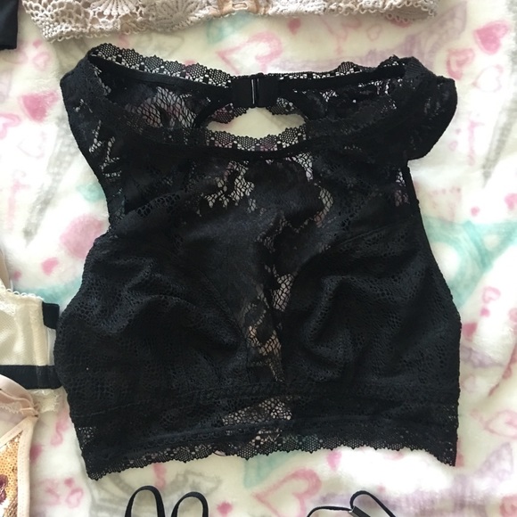 10 Brand new Victoria’s Secret size XS bralettes - Picture 5 of 8